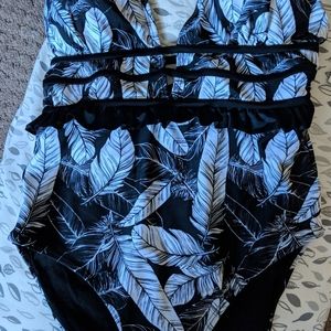 NWT Nicole Miller Black and White Bathing Suit